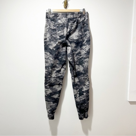 Spanx Stretch Twill Cargo Jogger Pants Size Large Camouflage Camo Ankle Zip - Picture 4 of 12